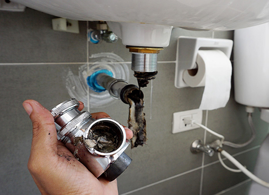 Nguyên nhân và cách xử lý đường ống nước bị tắc
